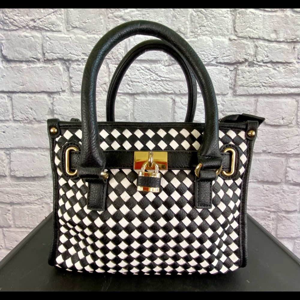 Back to basics black and white weave design purse